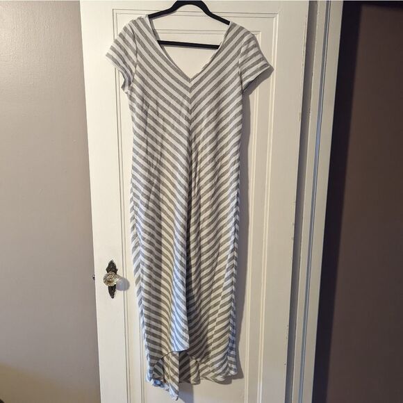 Grey & white striped chevron pattern high low dress - Picture 1 of 5